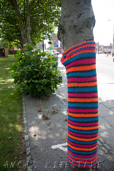 guerrilla knitting