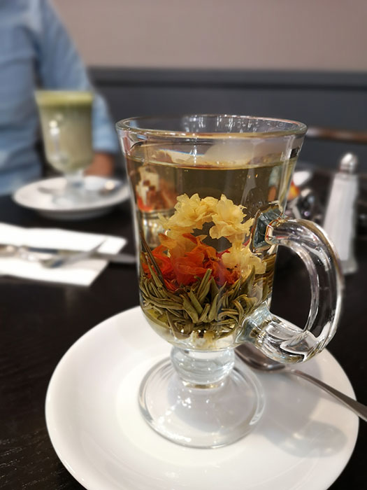 Cafe de Pierre. Flower tea