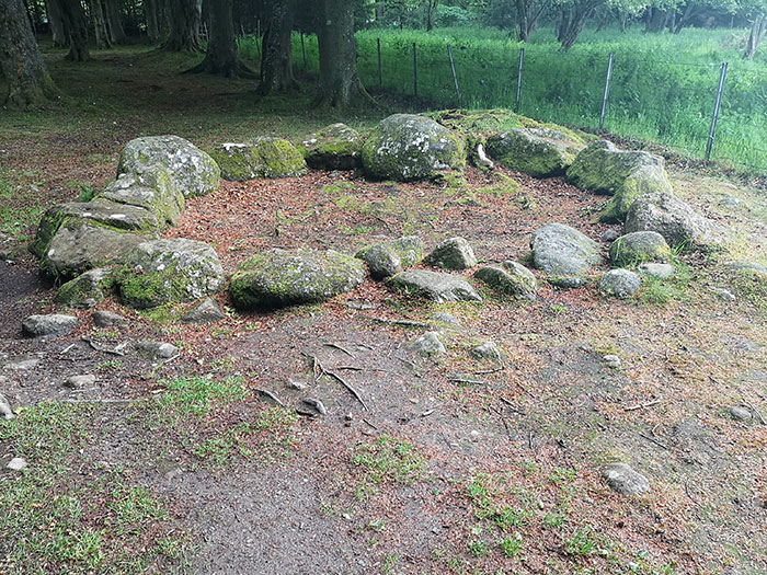  Stone cirle at Clava Cairns