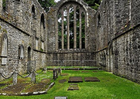 Inchmahome Priory. Ruins