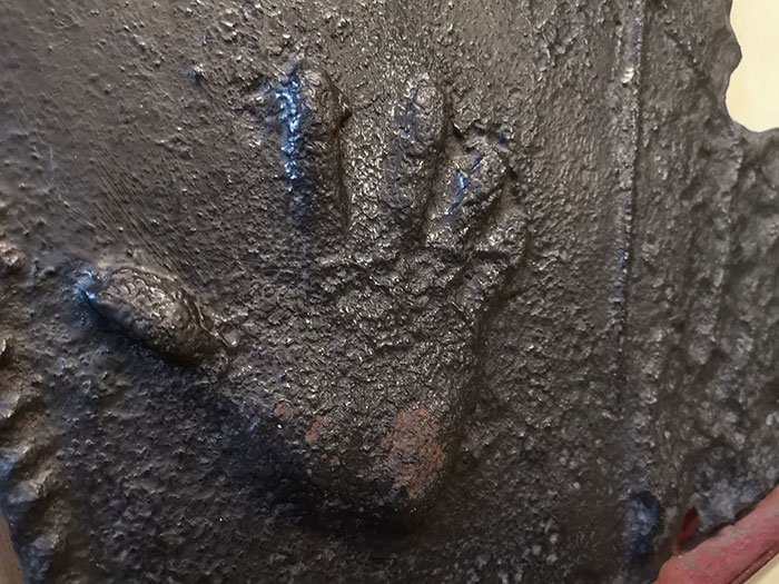  Hand in iron