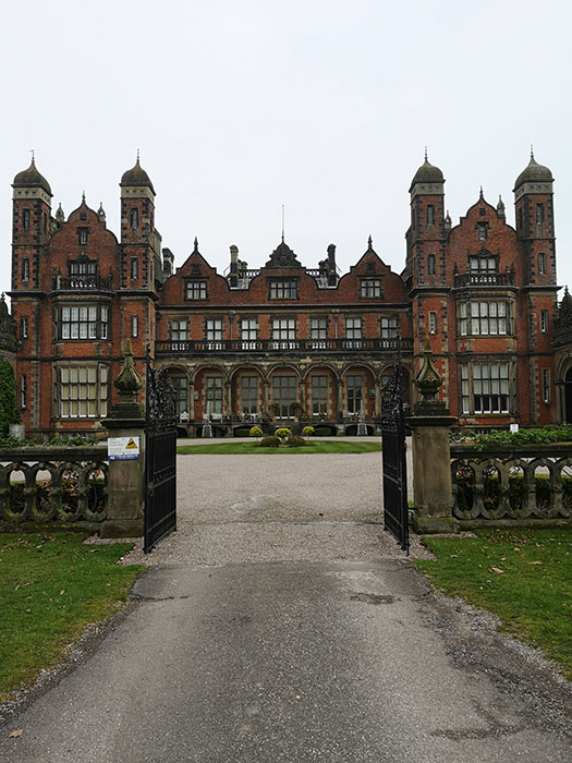  Entrance to Capesthorne