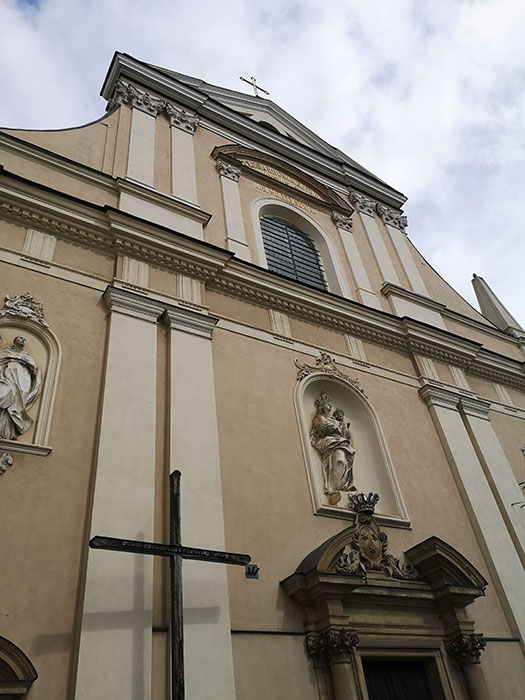 Bazylika Nawiedzenia - outside