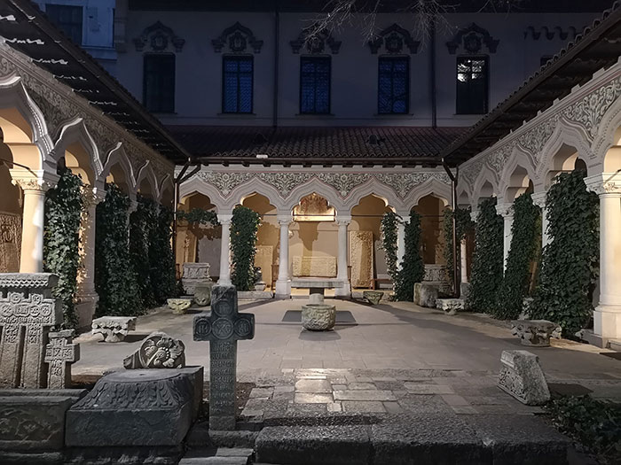 Stavropoleos courtyard